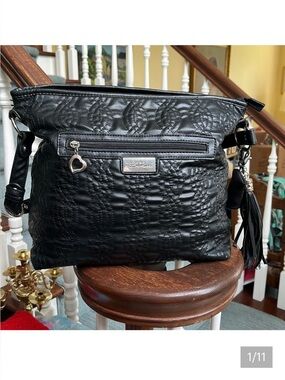 Bella Russo  Shoulder bag  Vegan leather GUC  Quilted pattern  Silvertone HW